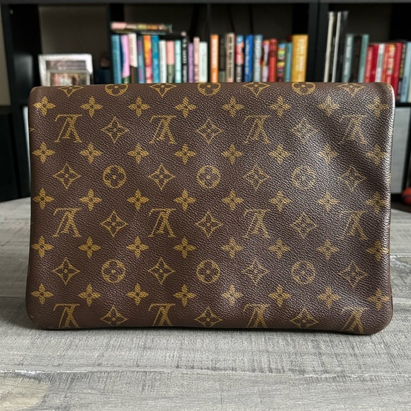 Louis Vuitton Monogram Clutch - Picture 3 of 13